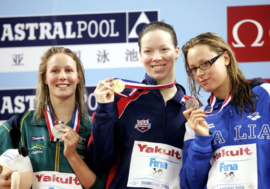 2006 Campionati mondiali in vasca corta a Shanghai. Federica Pellegrini si piazza al terzo posto in 4’03”63 nei 400 m stile libero (Ap)